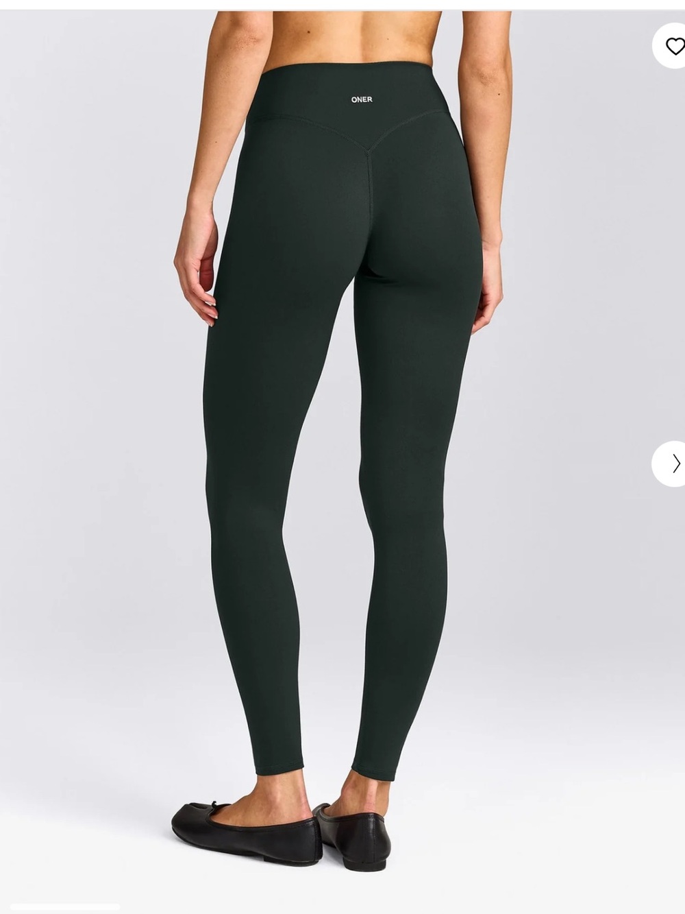 SoftMotion™ High Waisted Leggings with Gray Logo
Color: Emerald Noir Size: Large